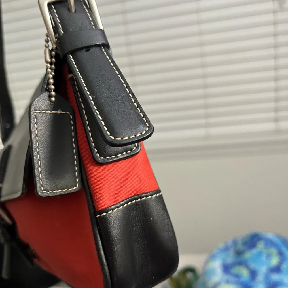 Coach Hamptons Flap Bag - Picture 5 of 11